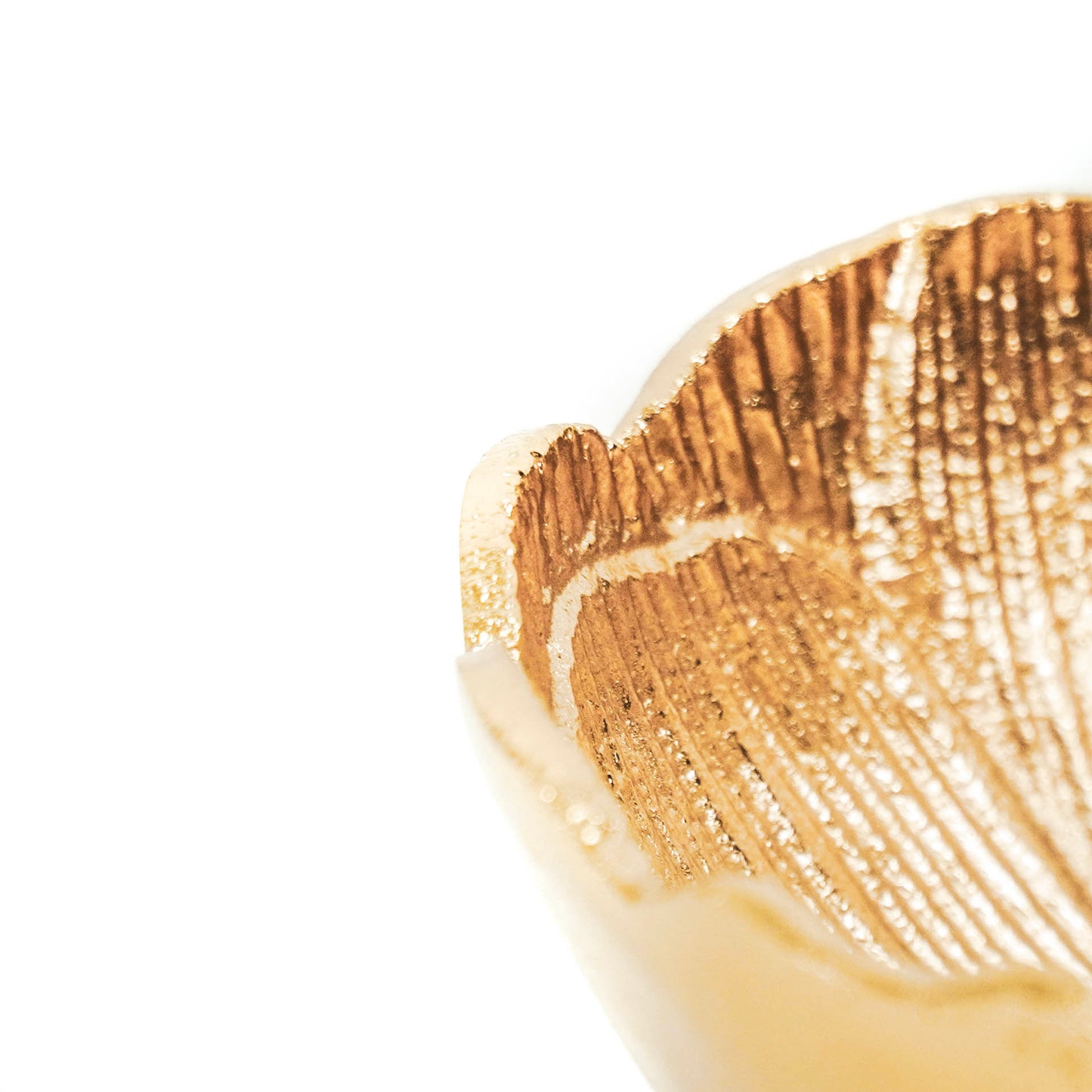 HV Golden Flower Bowl - 22x22x9 cm