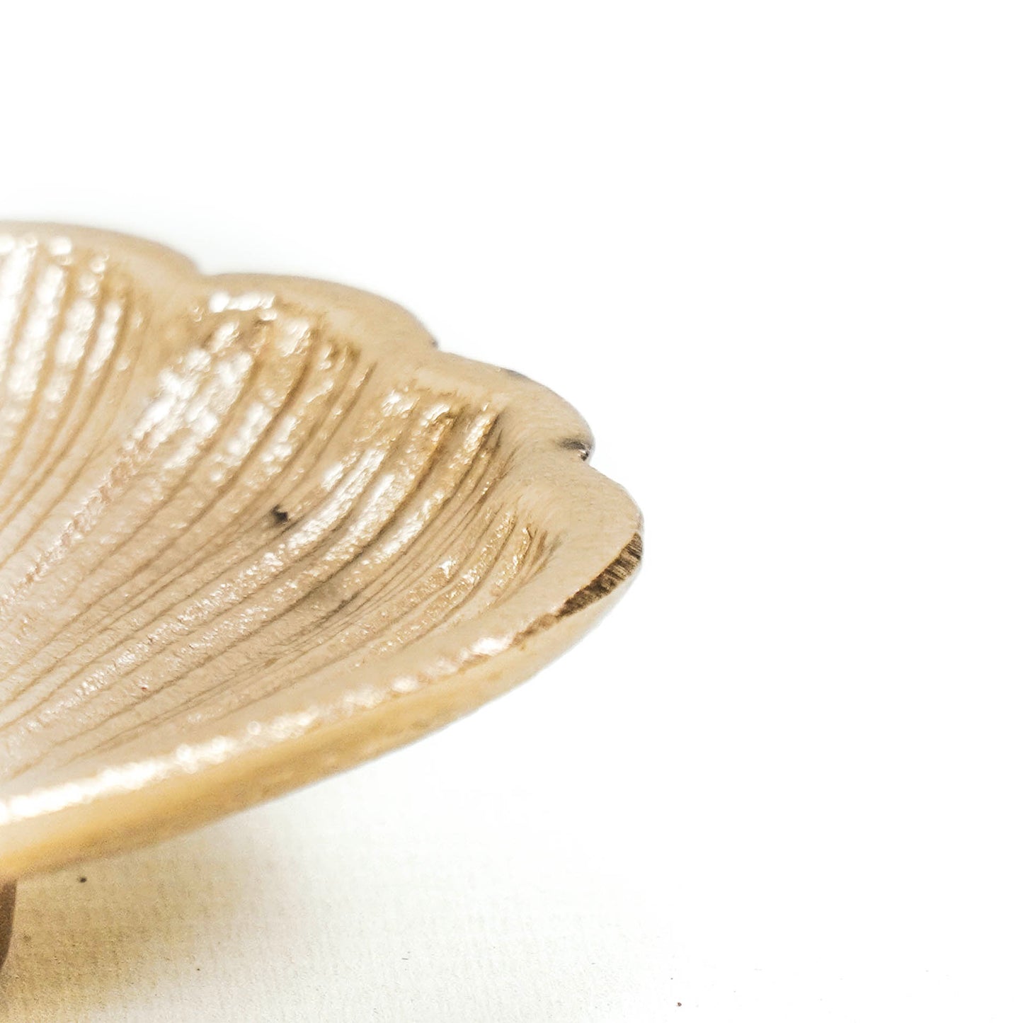 HV Golden Shell Candleholder - 12x11x2cm