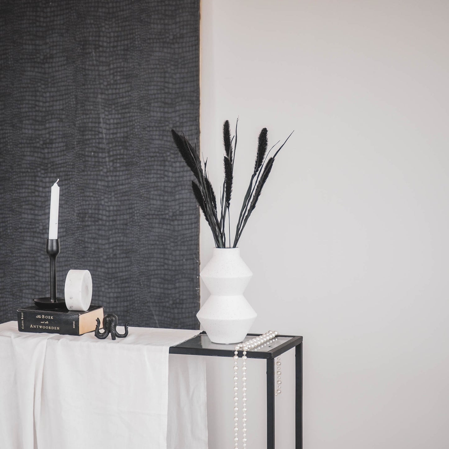 HV Organic Shape Vase - White -13x13x22