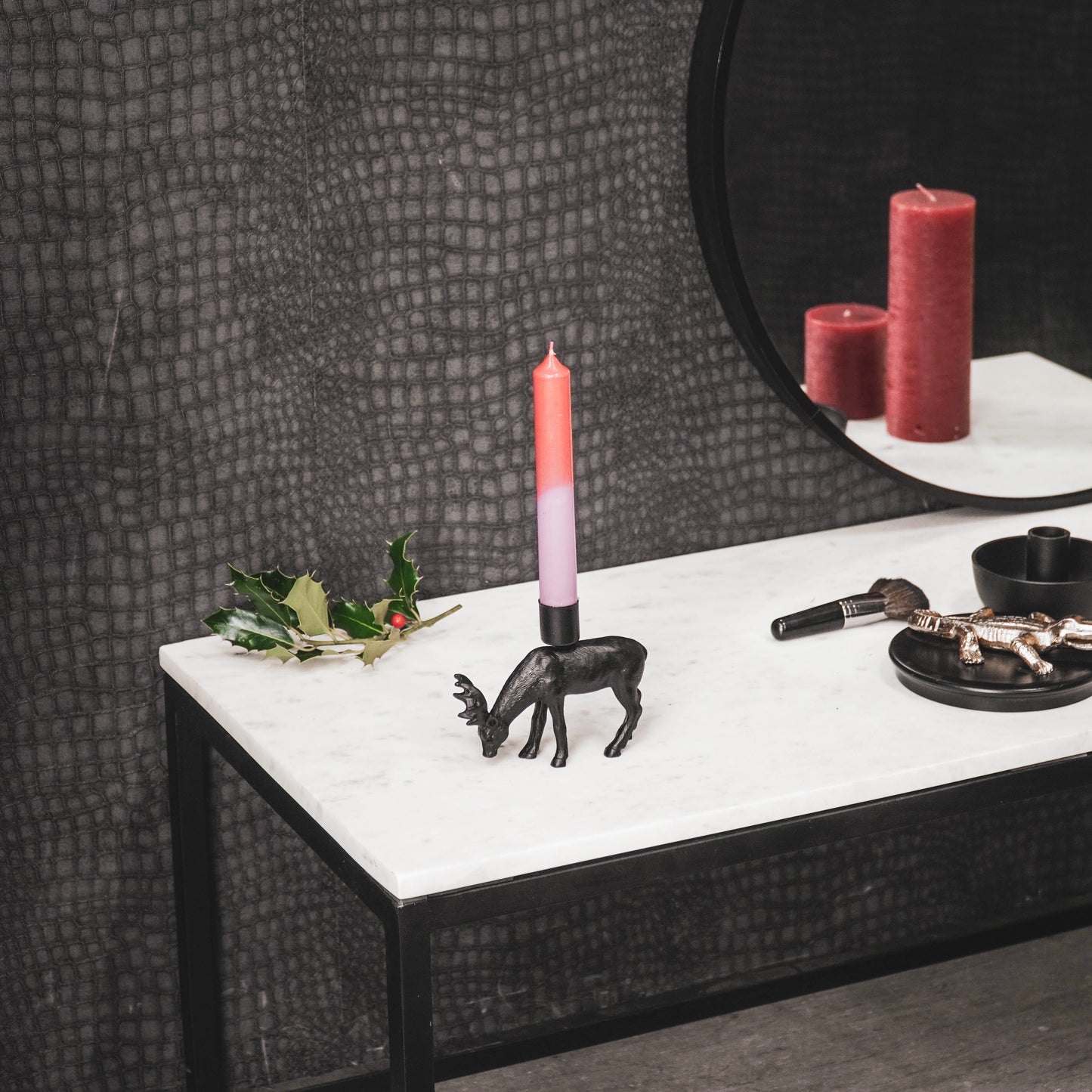 HV Eating Deer Candleholder - 8.5x8x12.5CM - Black
