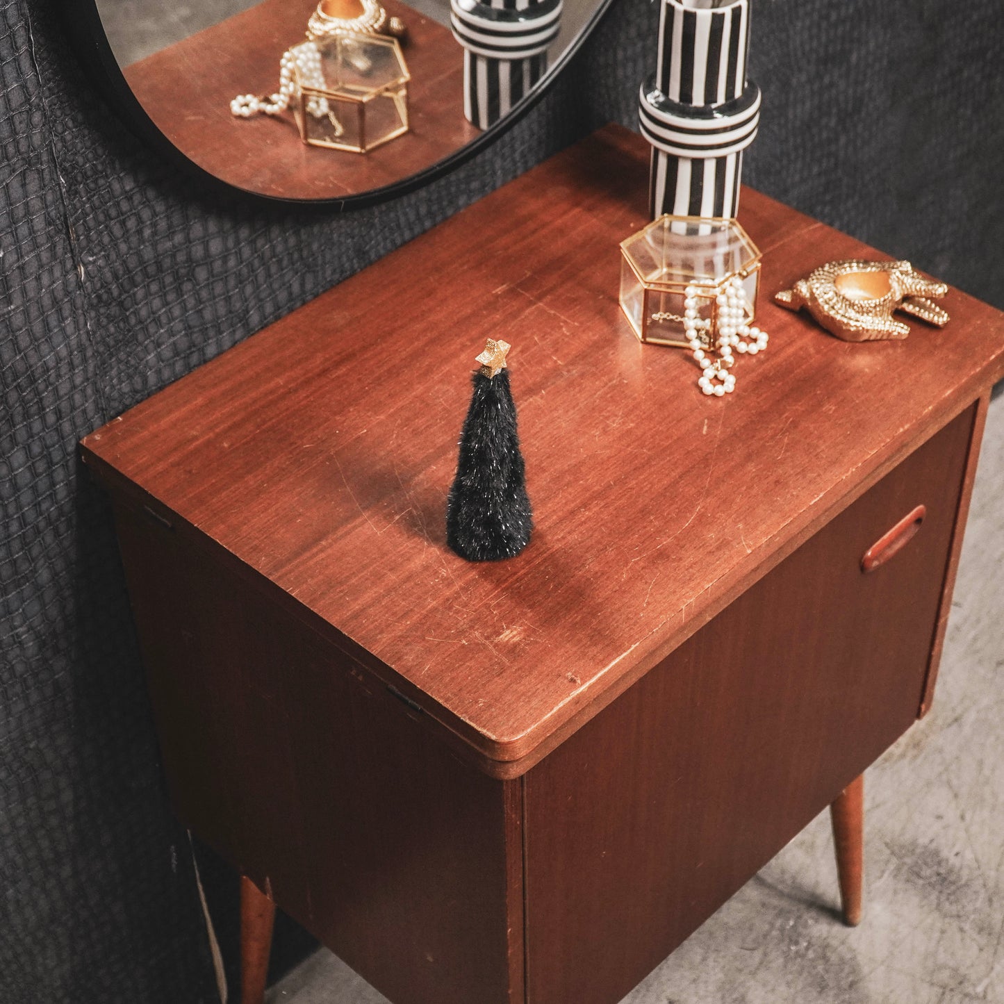 HV Fuzzy Xmas tree - 4.5x4.5x17.5CM - Black