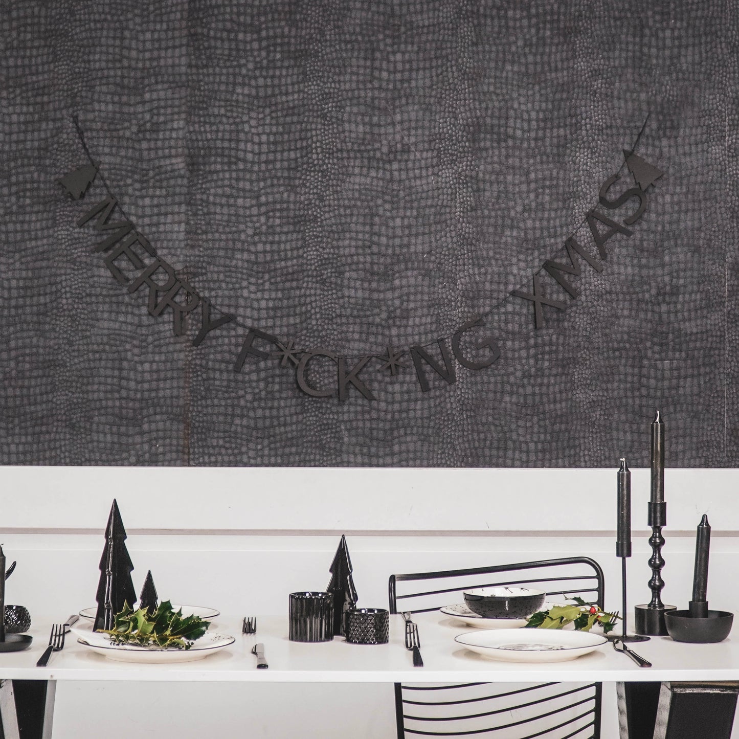HV Merry F*ck*ng Xmas Garland- 160 cm- Black