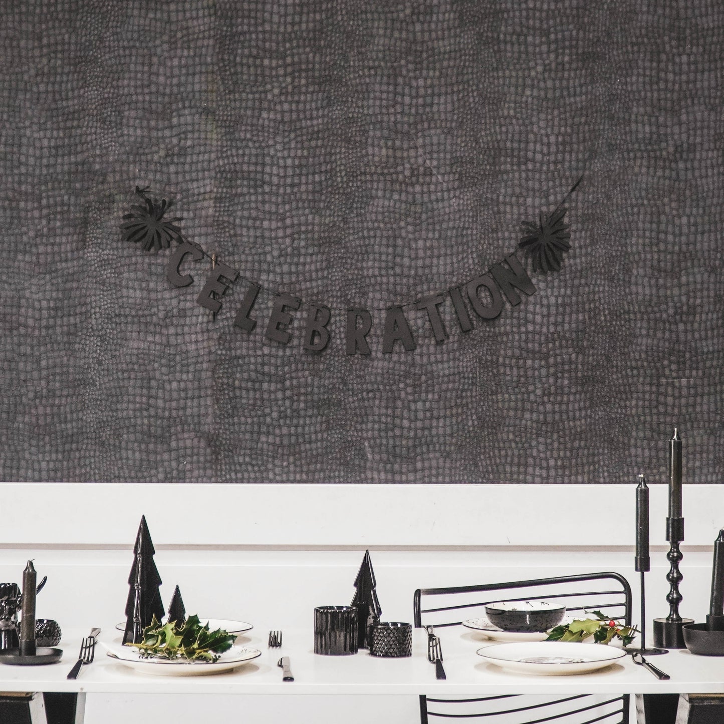 HV Celebration Garland- 160 cm- Black