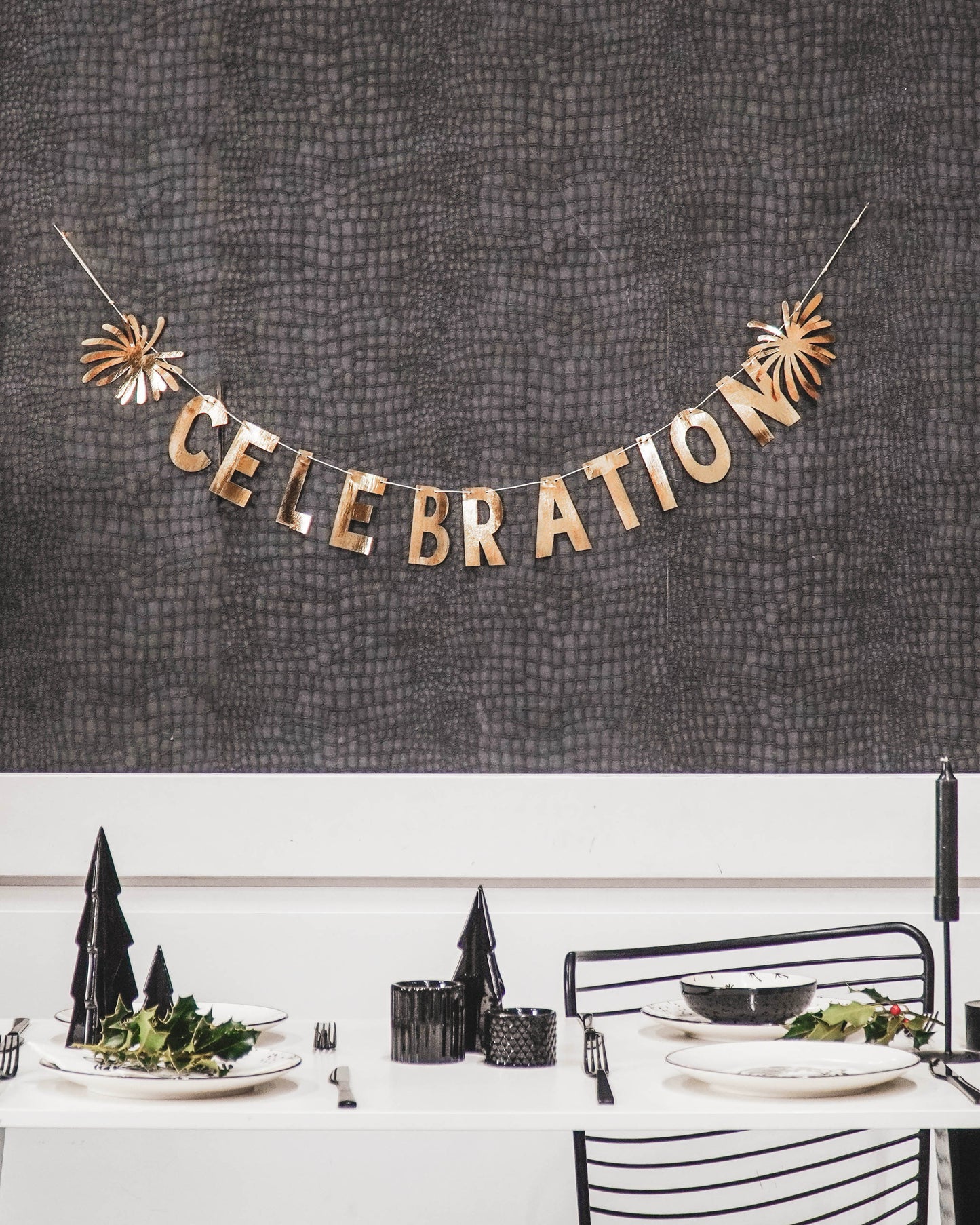HV Celebration Garland - 160 cm- Gold