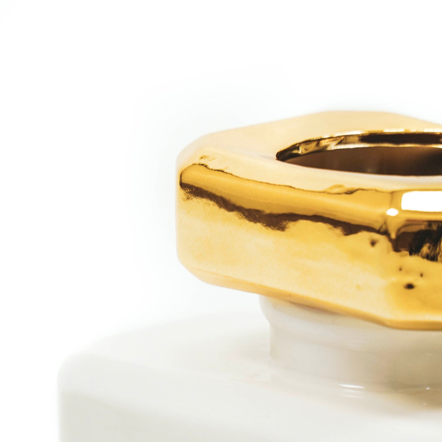 HV Home de Cologne Vase - White/Gold - 14.4x8.8x19.9cm