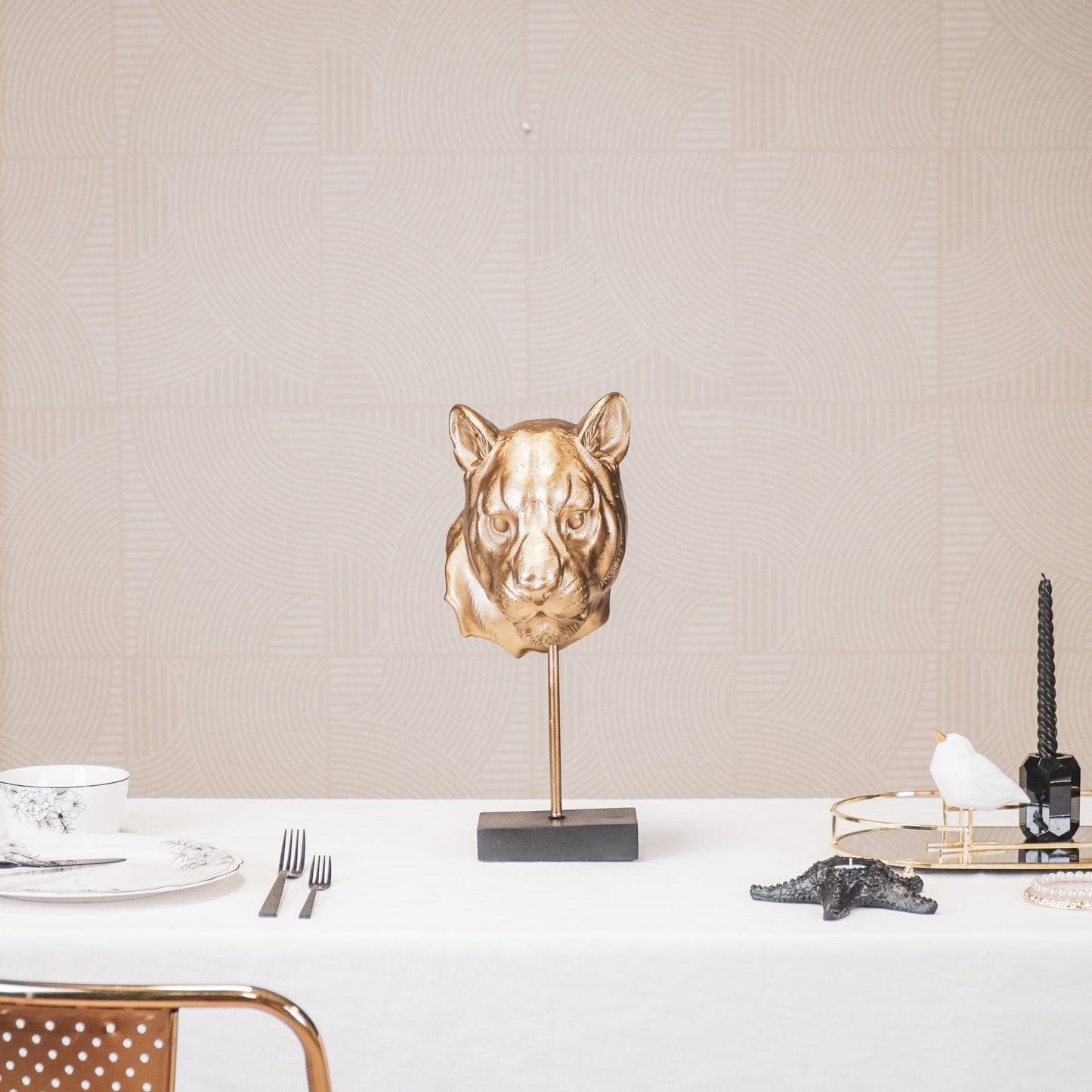 Housevitamin Tiger Head Ornament - Gold -21x39x16cm