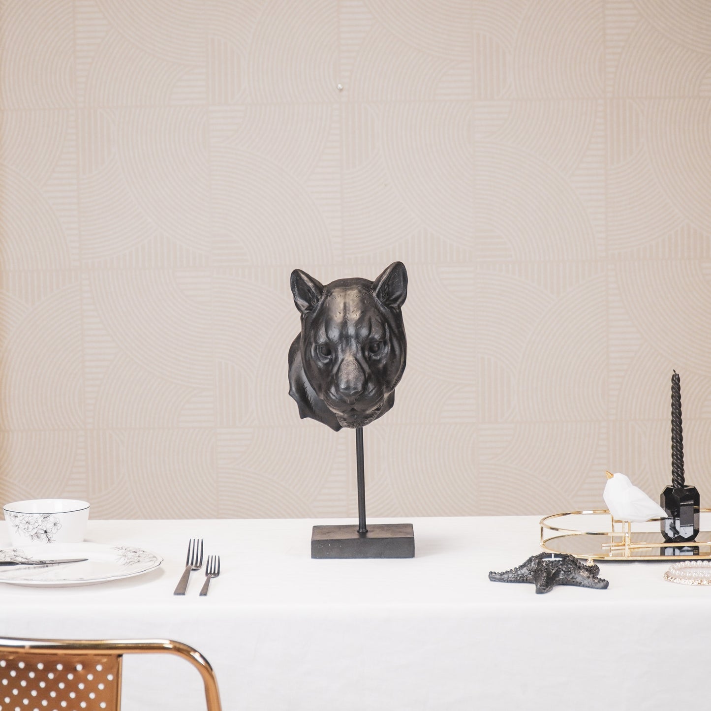 Housevitamin Tiger Head Ornament - Black -21x39x16cm