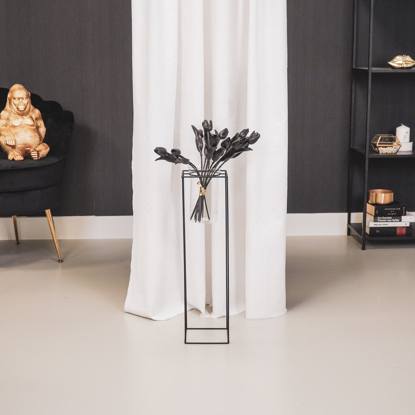 HV Standing Vase in Metal Standard Black - 16x16x60cm