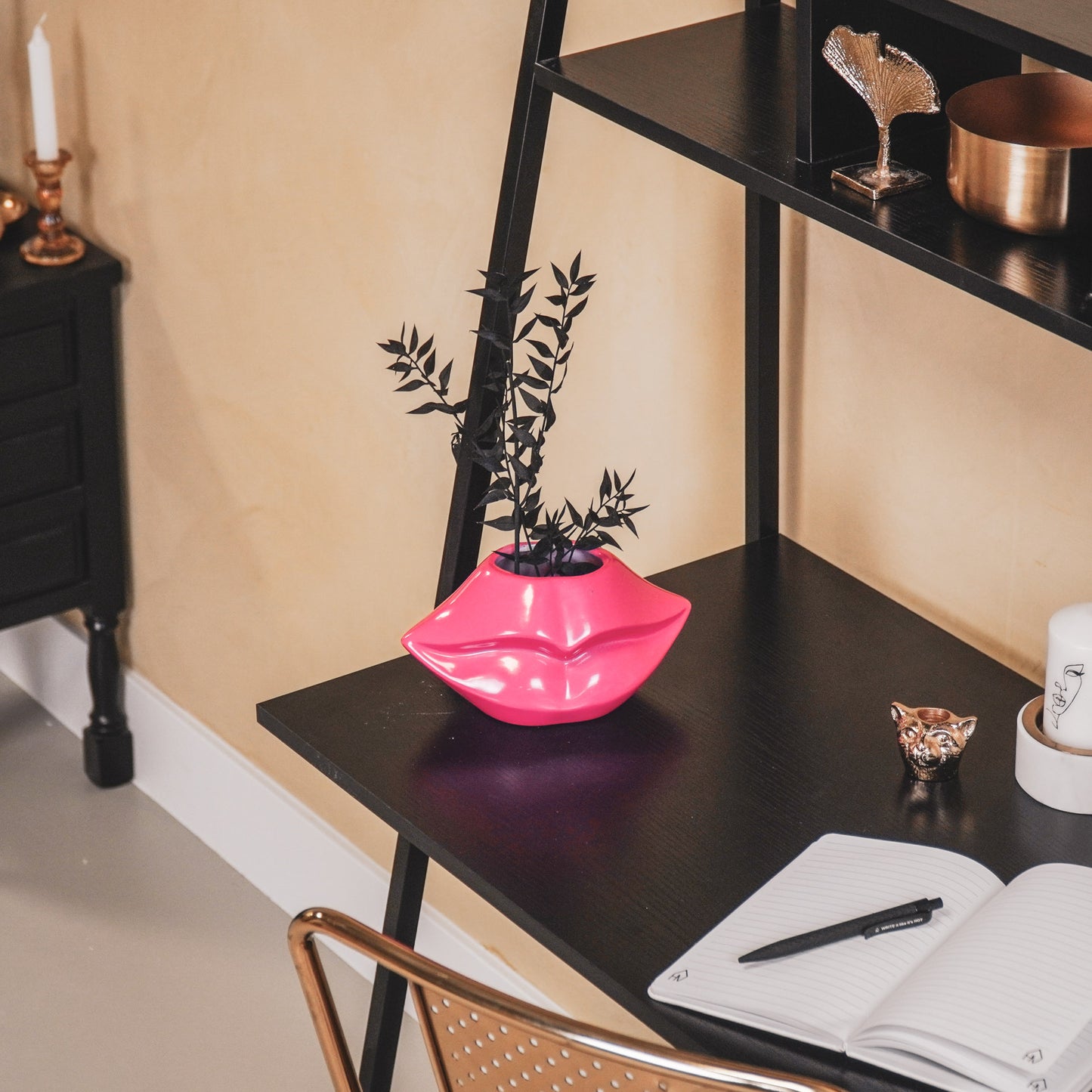 Pot - Lip - Ceramic - Neon Pink - 21x19x11cm