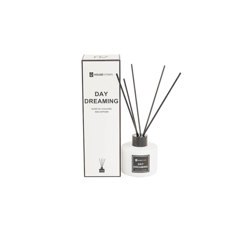 Day Dreaming Reed Diffuser – Glass Bottle with Fibre Sticks – 100 ml - 7 x 20 cm