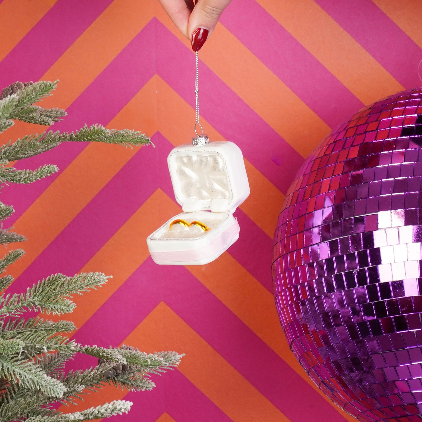 Christmas Decoration -  Christmas Hanger - Marry Me Rings - Pink/ White/ Gold - Glass - 6,5x4,5x11cm