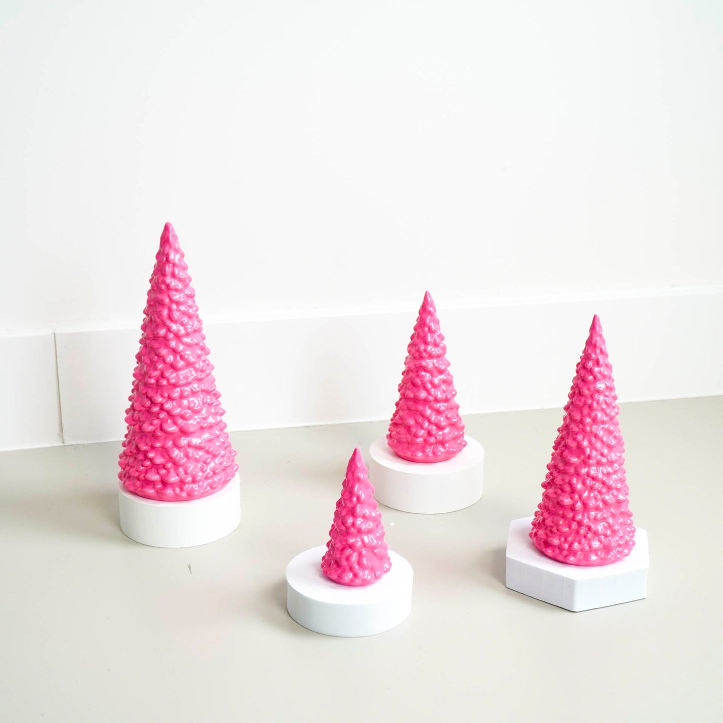 Ornament - Xmas Tree - Ceramics - Neon Pink - 5x5x11cm