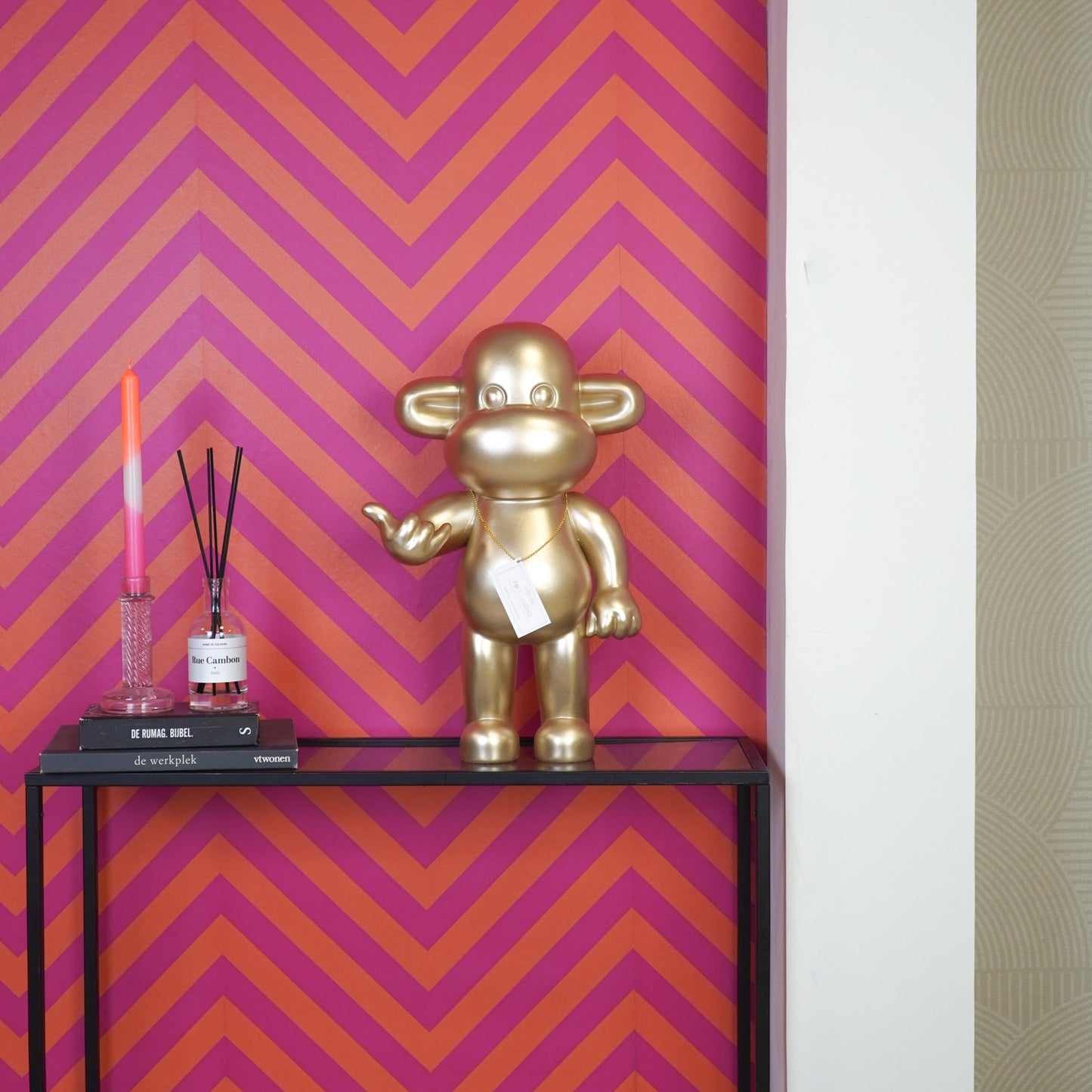 Ornament - Hang Loose Monkey Figurine 'The Legend'  - Polyresin - Gold - 33x21x50cm
