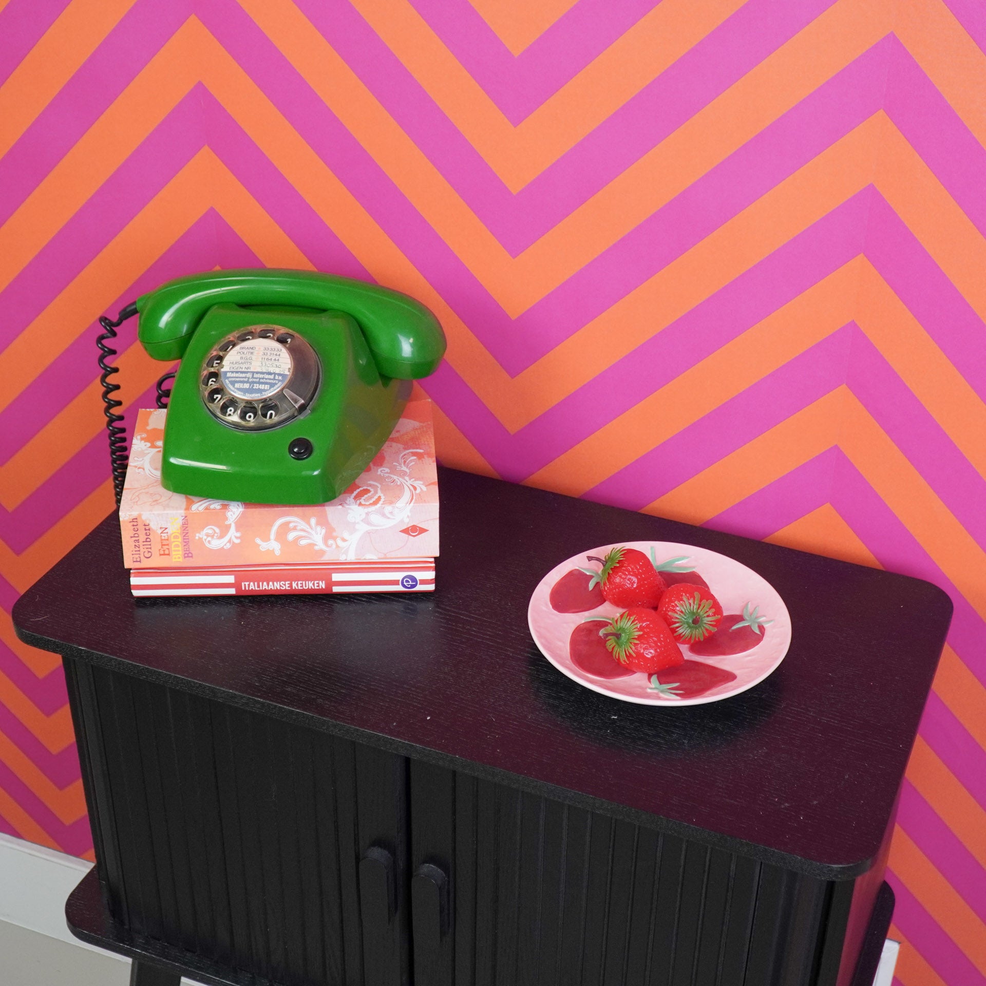 Deco Plate- Strawberries - Pink/ Red- 17,5x17,5x2cm