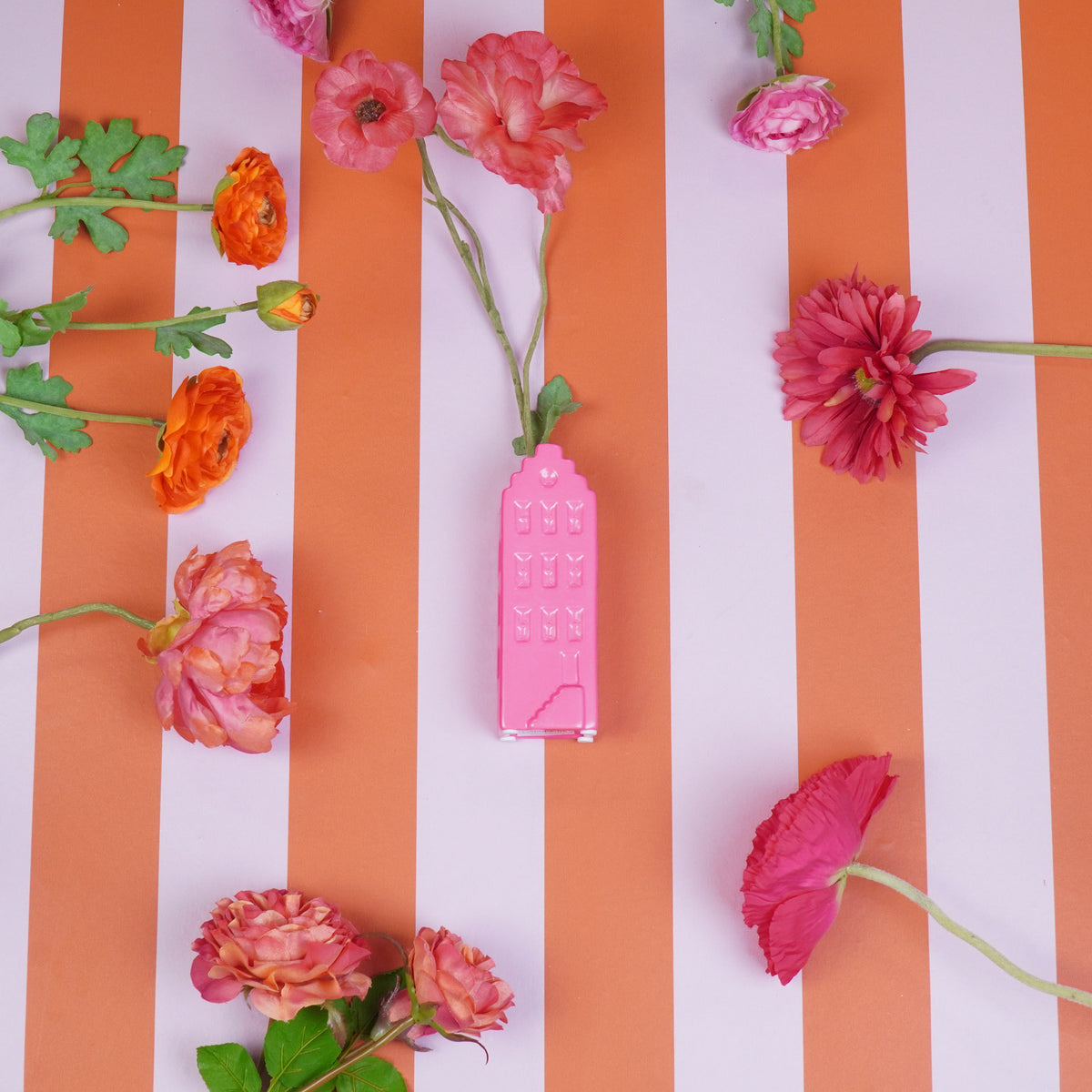 Flower Vase - House Vase - Ceramic - Neon Pink  -5x4,5x14,5 cm