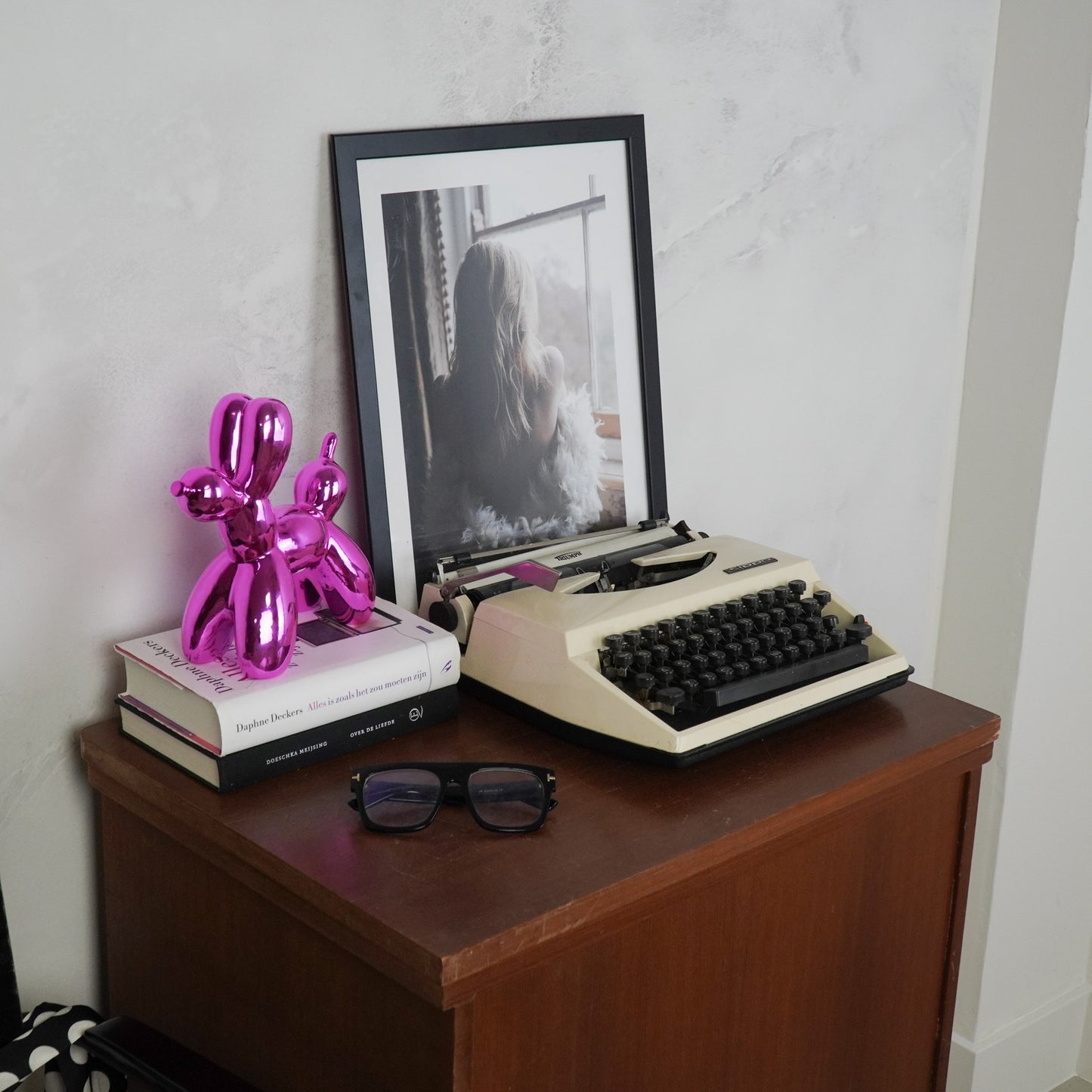 Ornament- Balloon Dog Statue- Ceramic- Metallic Pink- 20x9x19 cm