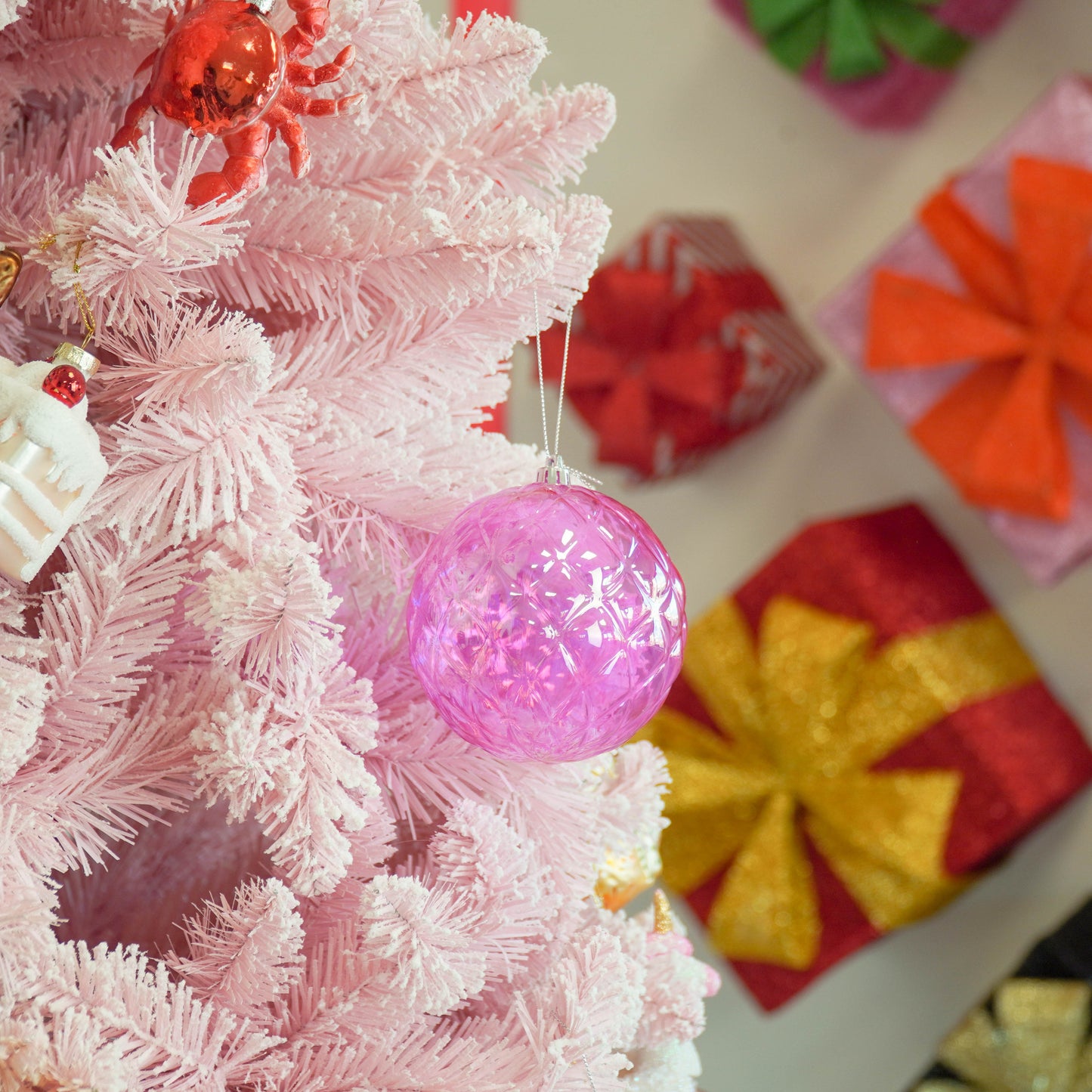 Ornament - Bauble - Plastic - Pink - 10x10cm