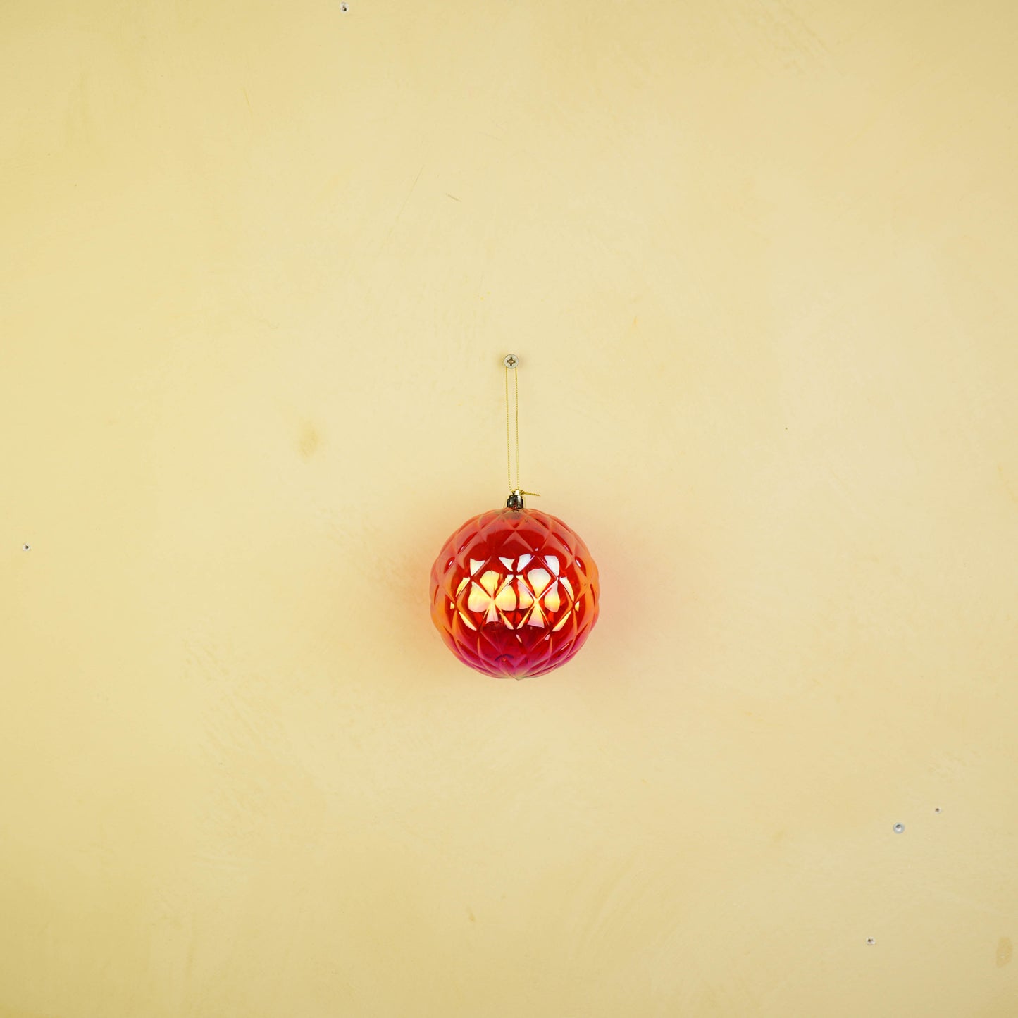 Ornament - Bauble - Plastic - Red - 10x10cm