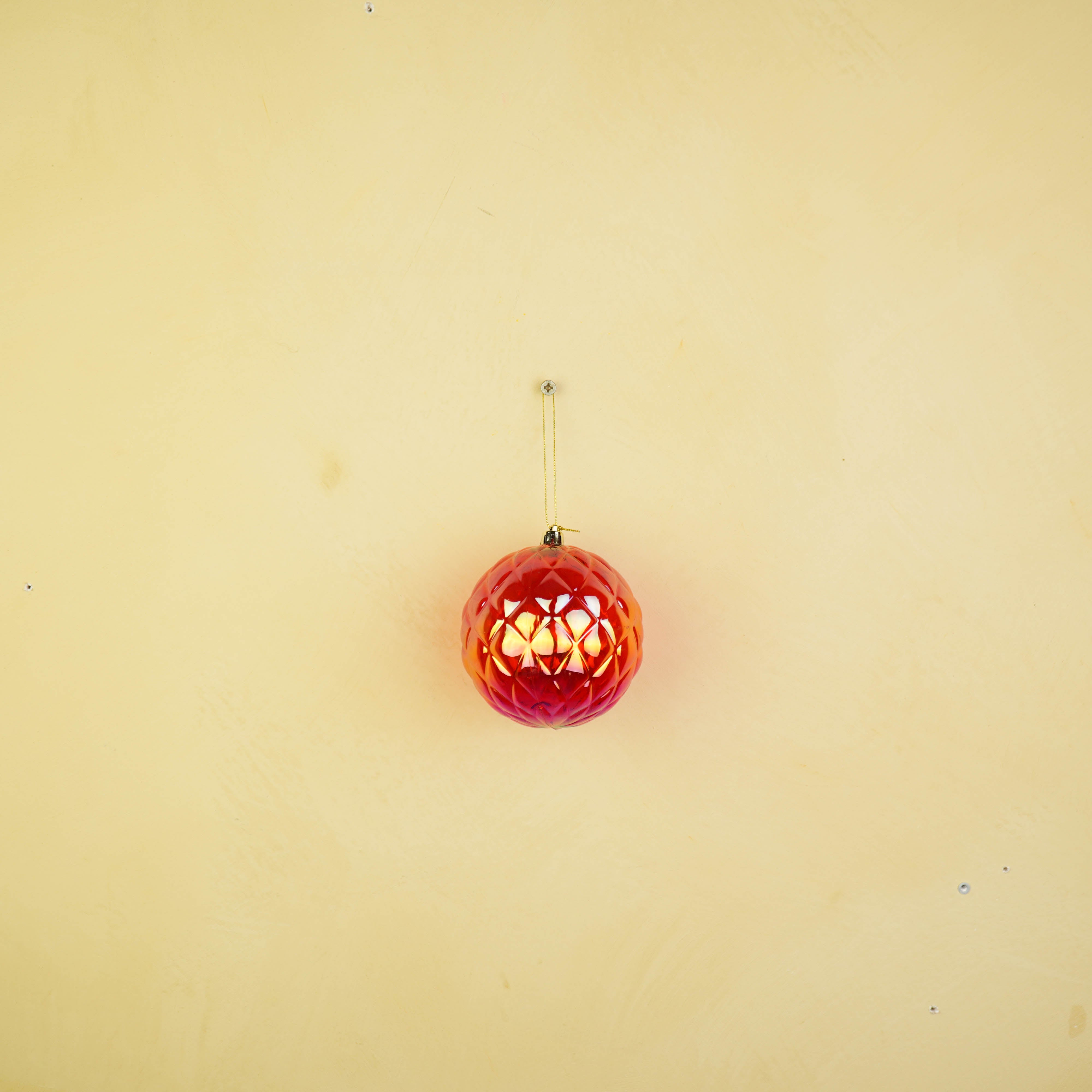 Ornament - Bauble - Plastic - Red - 10x10cm