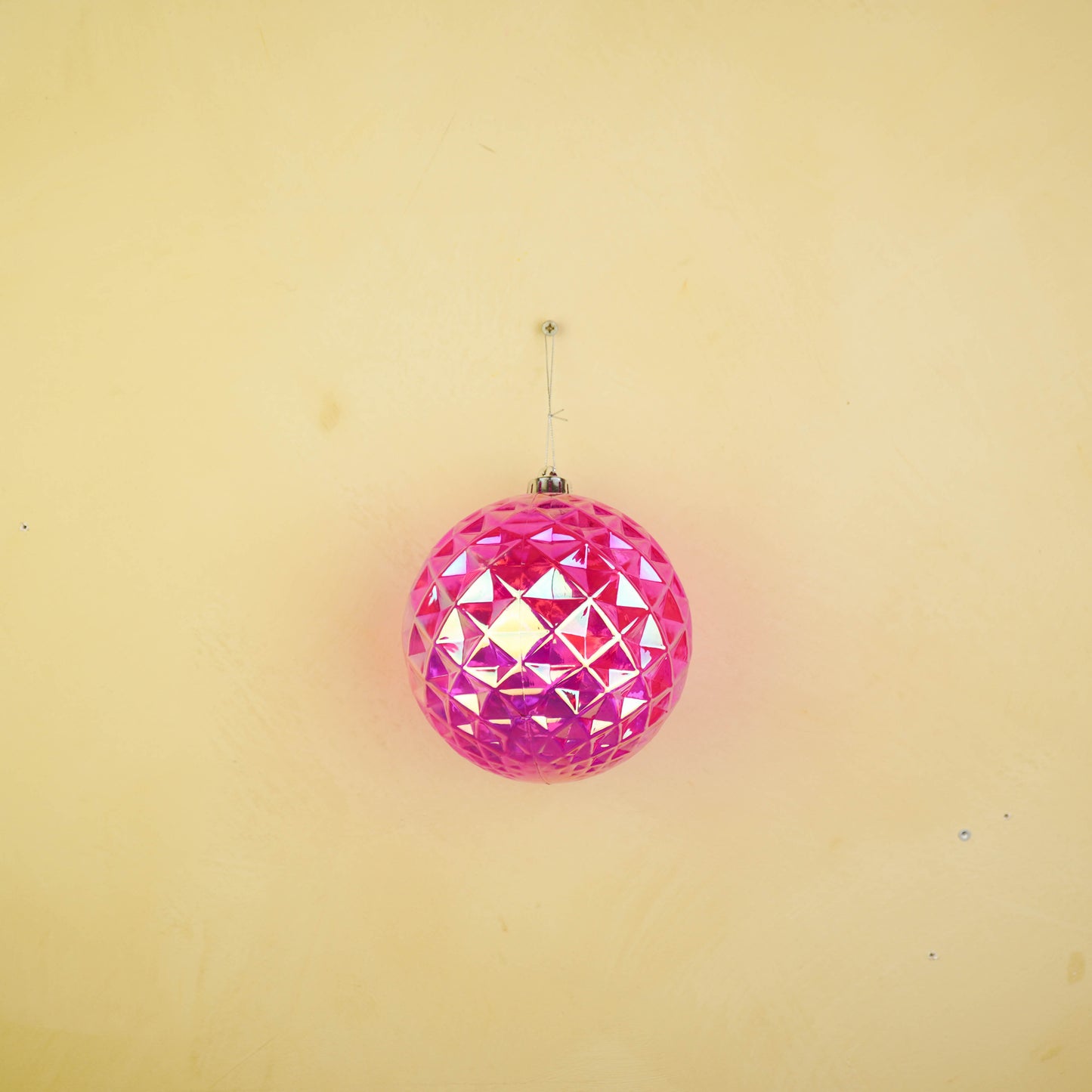 Ornament - Bauble - Plastic - Pink - 15x15 cm