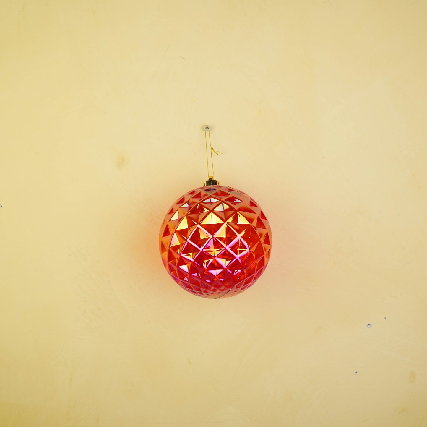 Ornament - Bauble - Plastic - Red - 15x15 cm