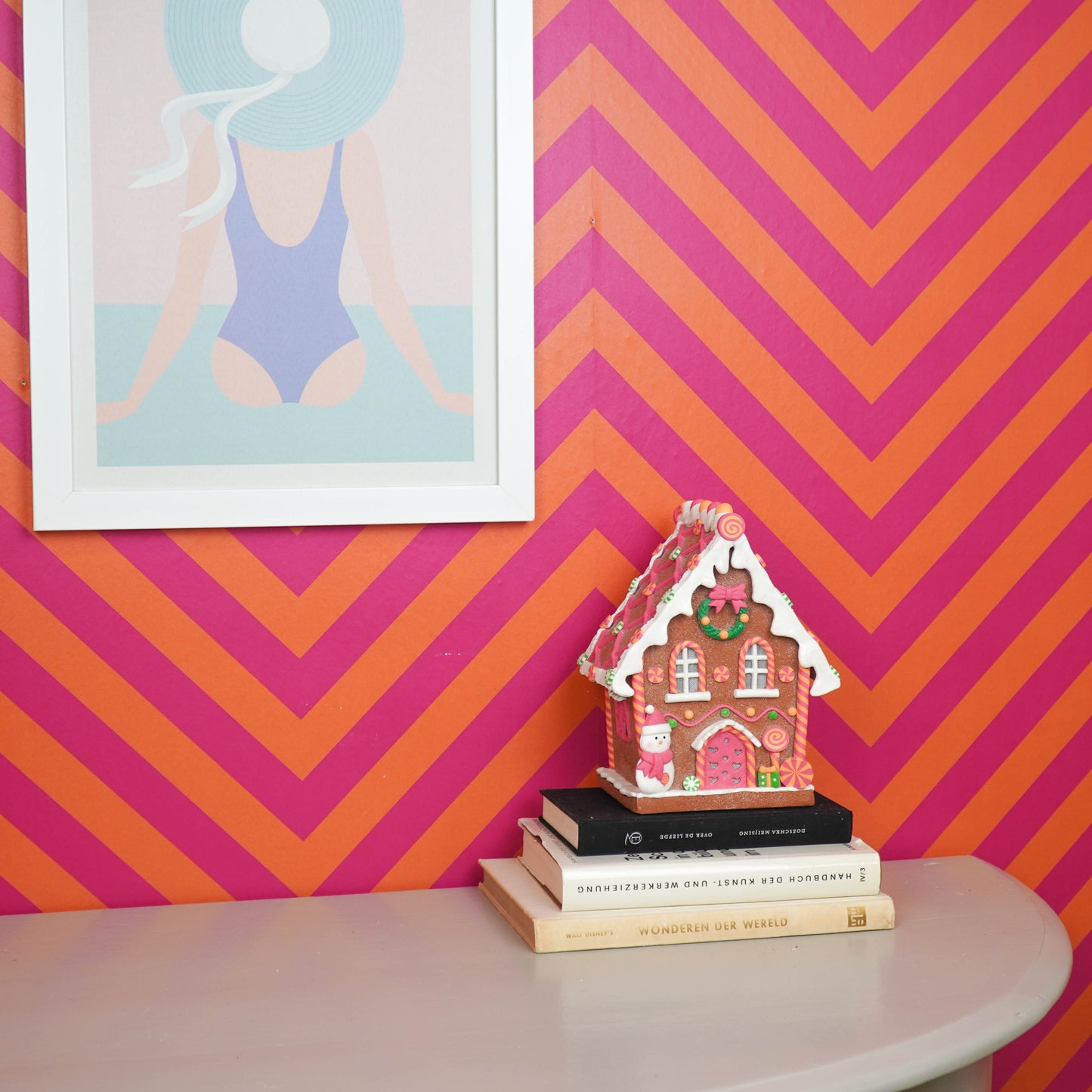 LED - Candy House - Polyresin - Brown/Pink - 8.5x13x23.5 cm