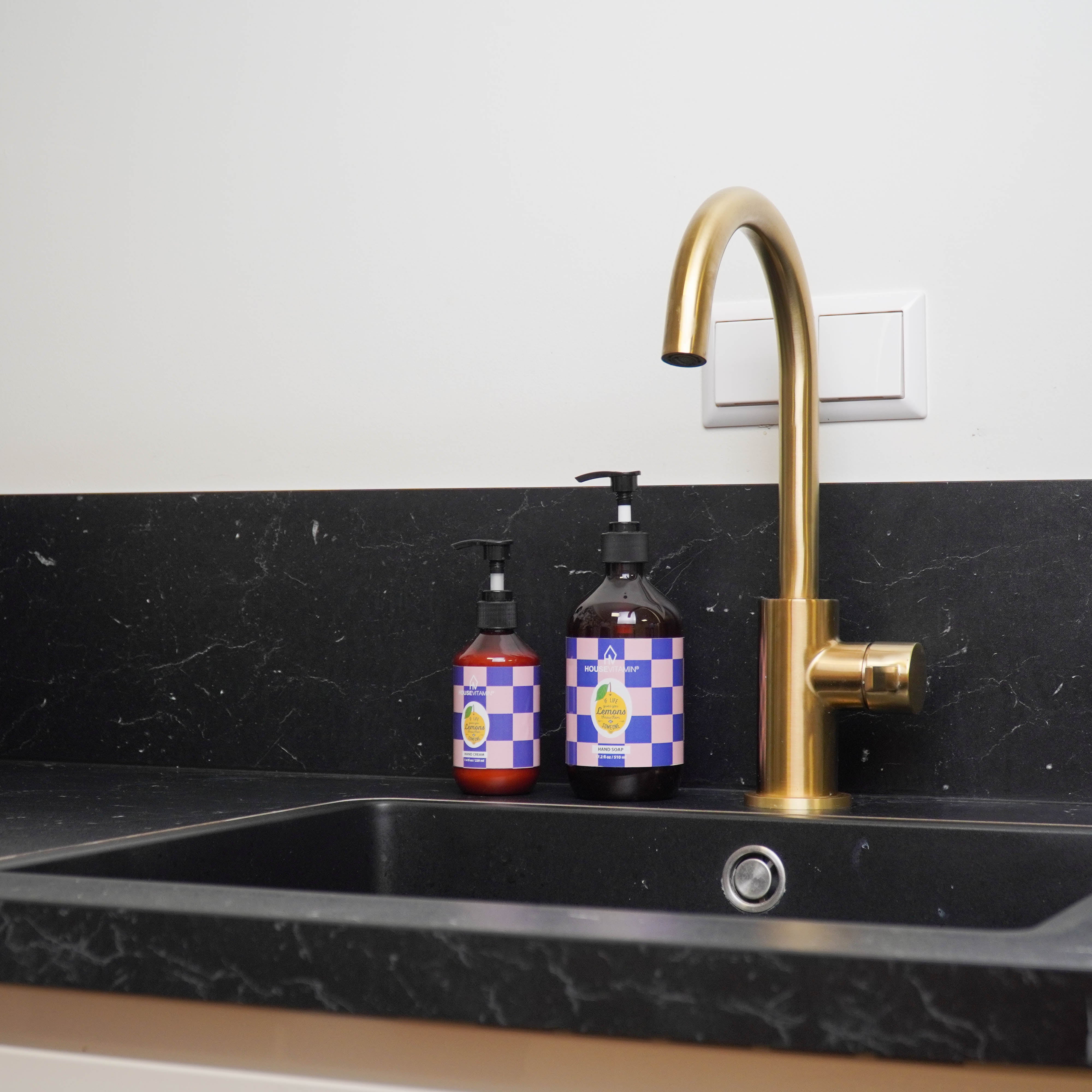 Vegan Hand Soap Dispenser - Lemon/ Bergamot/Basil - 530ml