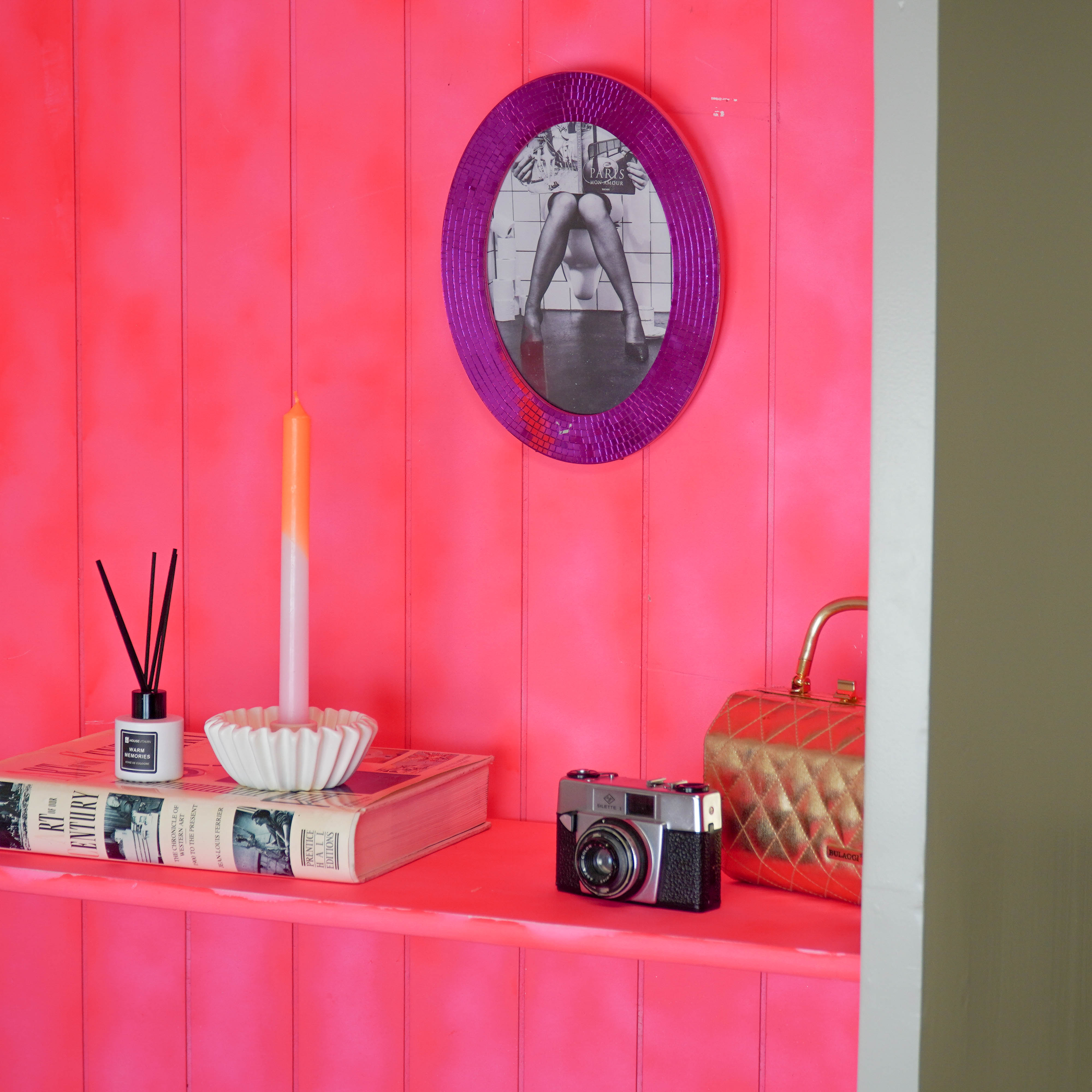 Picture Frame - Oval - Disco - Pink - 22.5x29x1.3cm