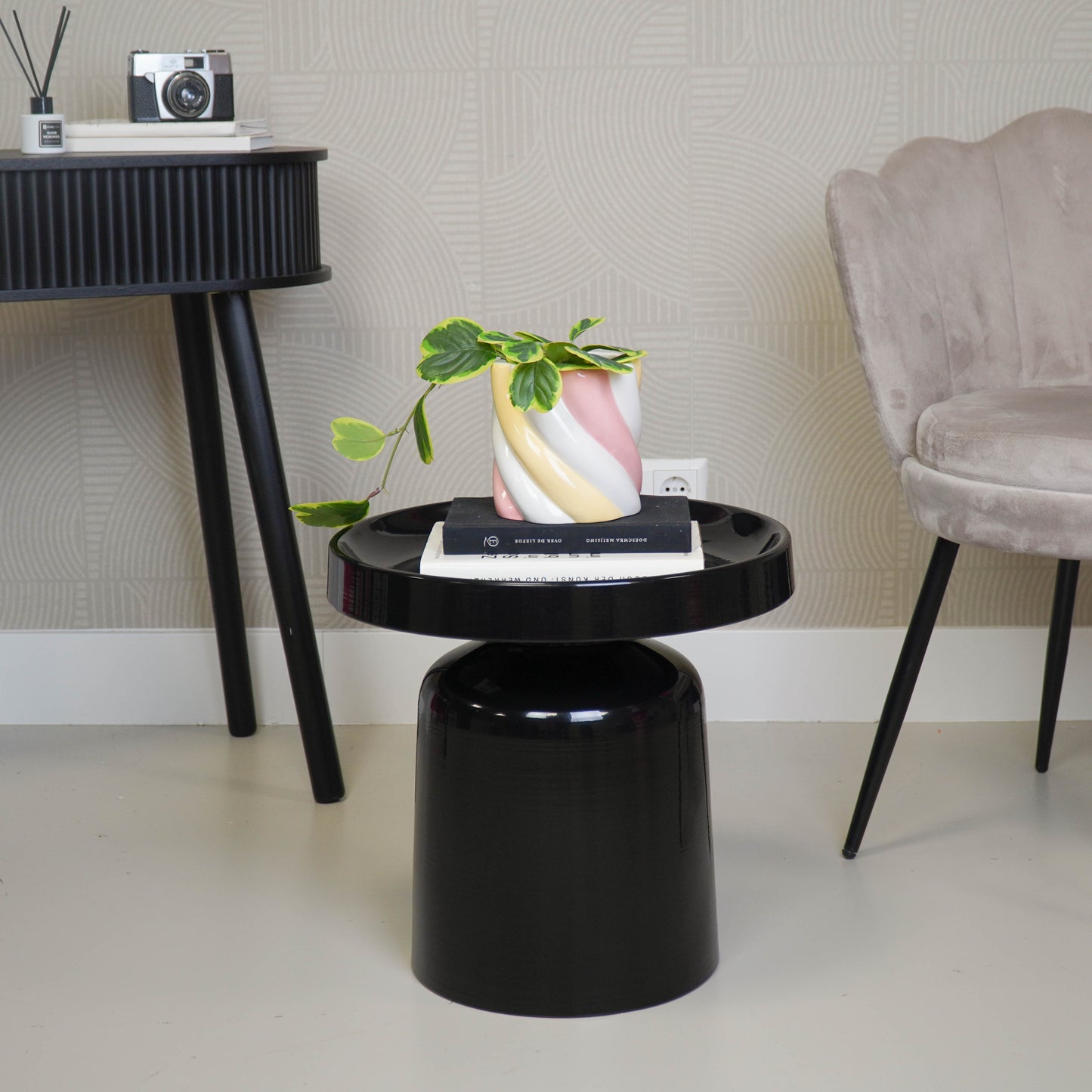 Side Table - Pawn - Black  - 43x42cm