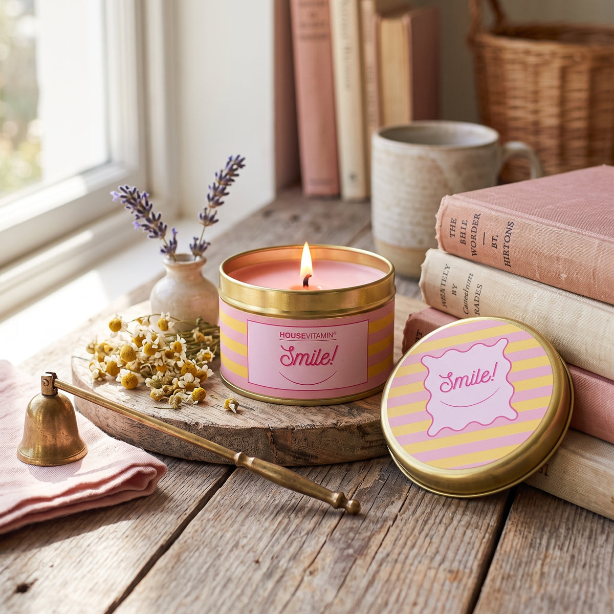 Scented Candle Display – 24 Feel Good Tin Candles – 23 x 30.5 x 21 cm