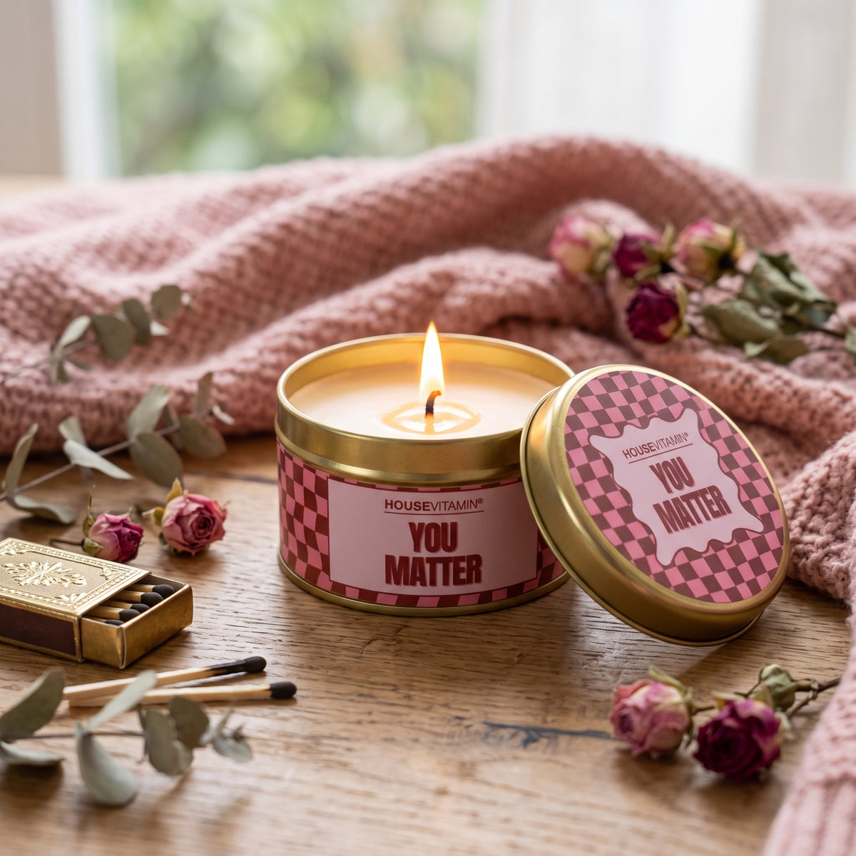 Scented Candle Display – 24 Feel Good Tin Candles – 23 x 30.5 x 21 cm