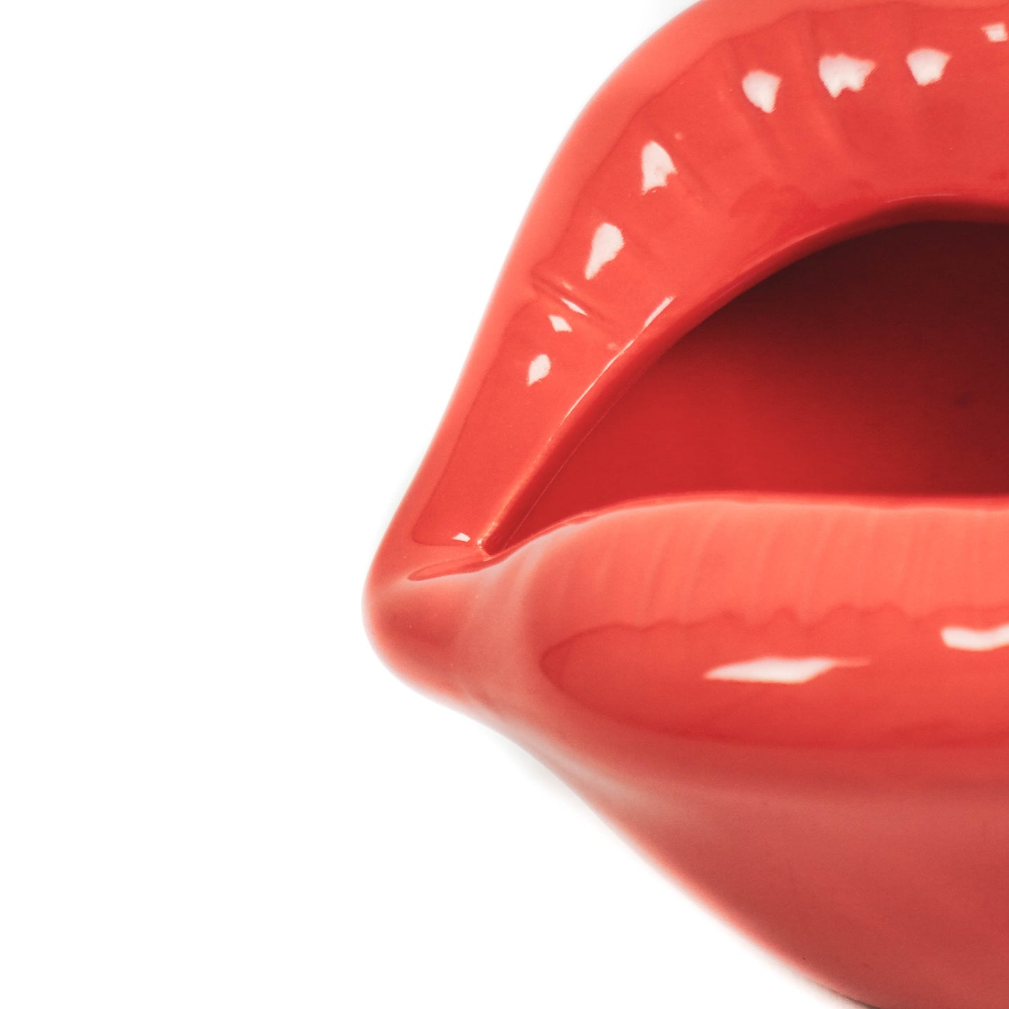 Pot - Ornament - Lip - Ceramics - Red  - 12,5x11x7,5cm