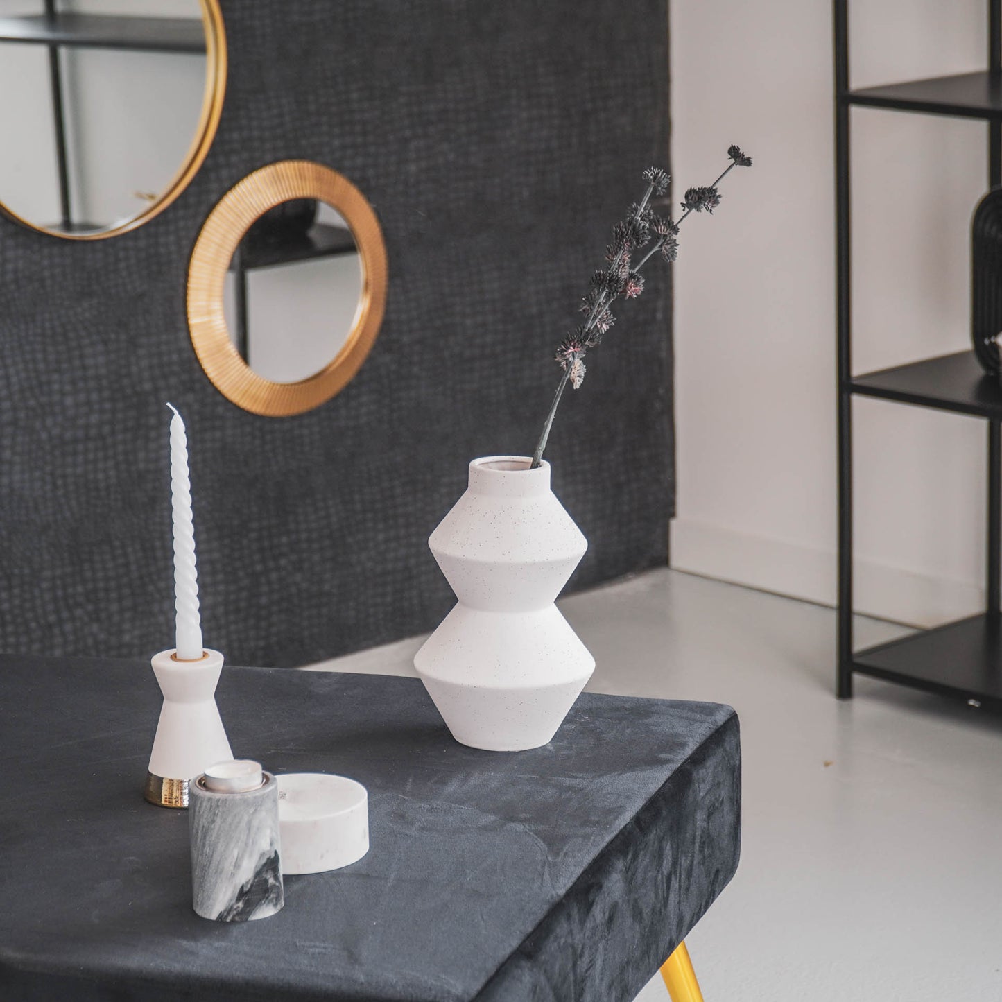 HV Organic Shape Vase Ceramics - White -13x13x22cm